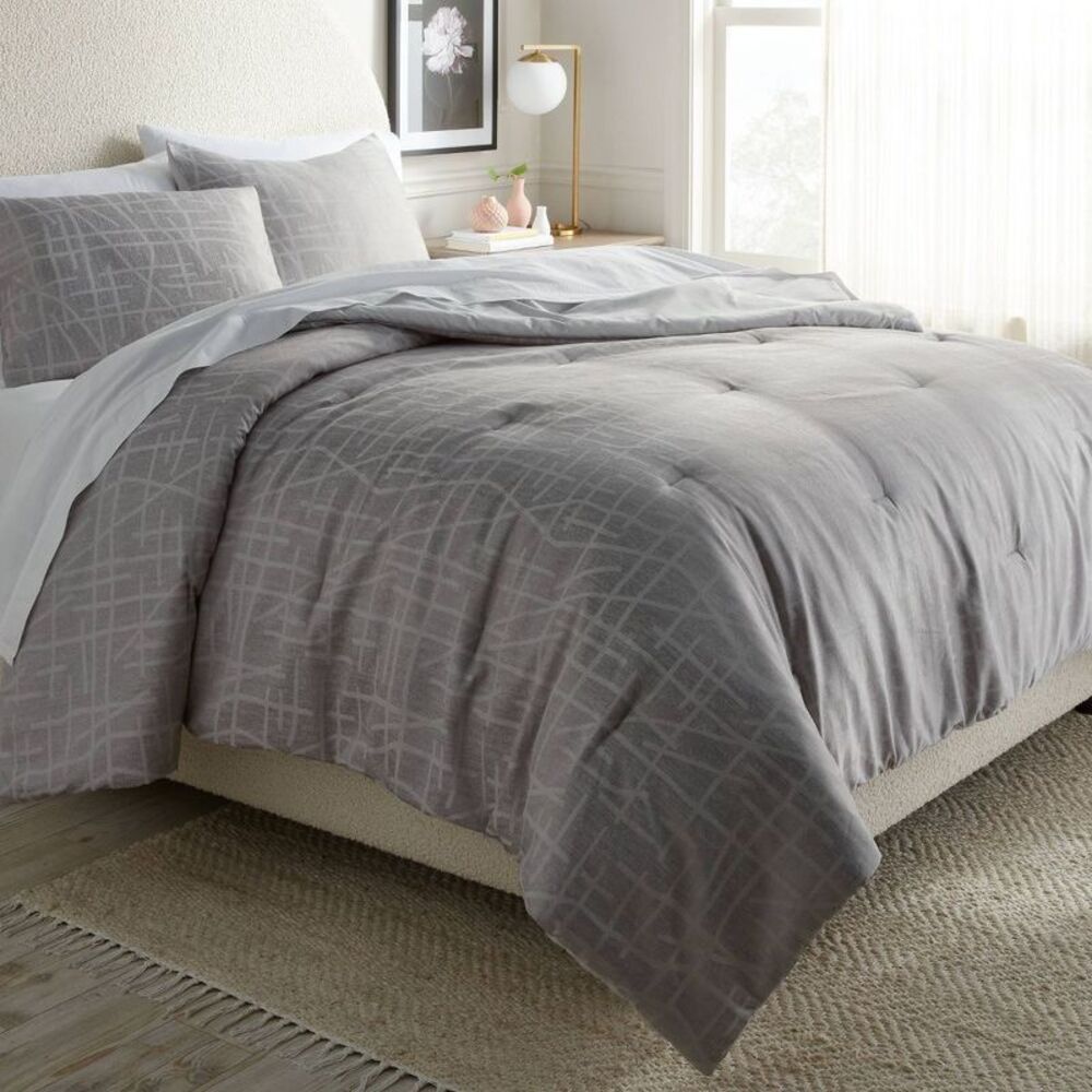 3pc King 240TC Quilted Cotton Blend Luxe Jacquard Comforter Set - Gray